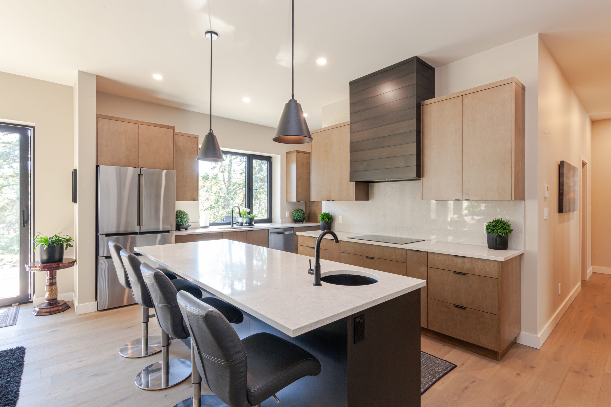 Interior construction details of Merit and Lectus kitchen cabinets